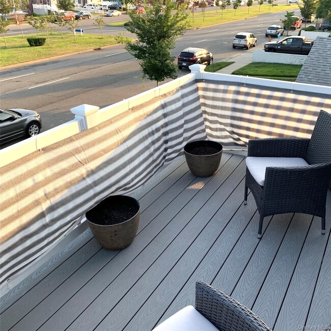 Building Photo - 521 W Park Ave