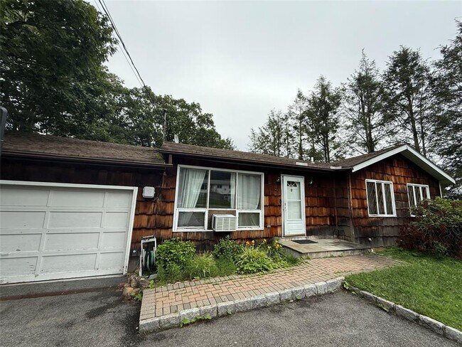 Building Photo - 33 Mi-Anna Dr