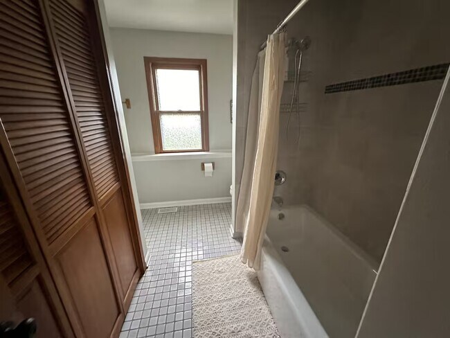 Building Photo - 131 Newberry Ave