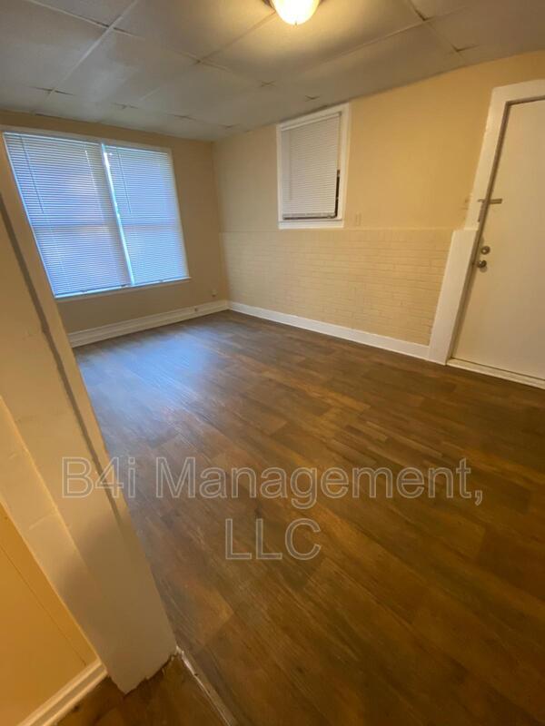 Building Photo - 1108 George Cir