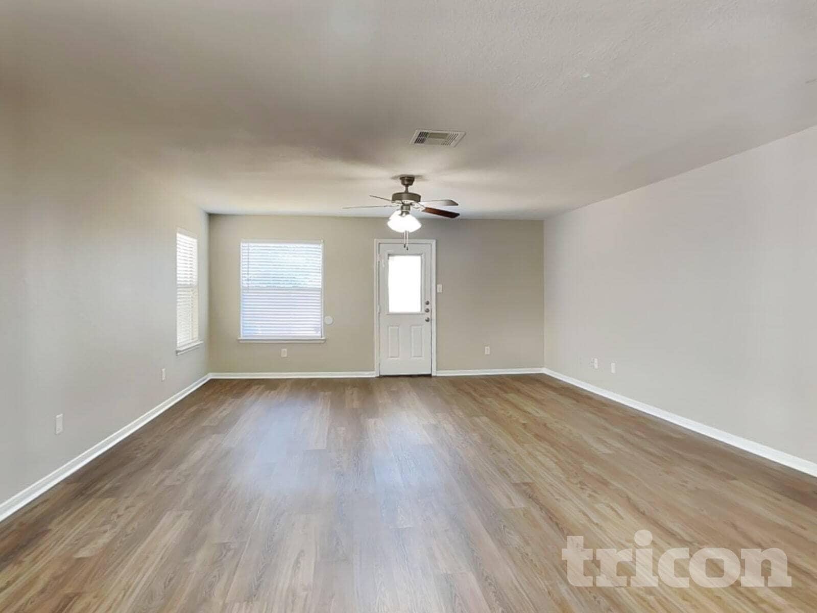 Building Photo - 8927 Summer Valley Ln