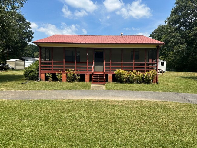 Primary Photo - Home for rent in Bessemer