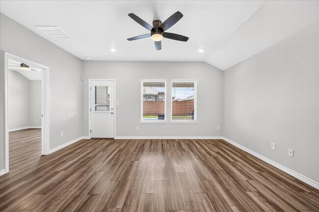 Building Photo - 7826 Bullrider Dr