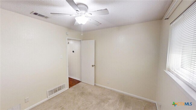 Building Photo - 3318 Paintrock Dr