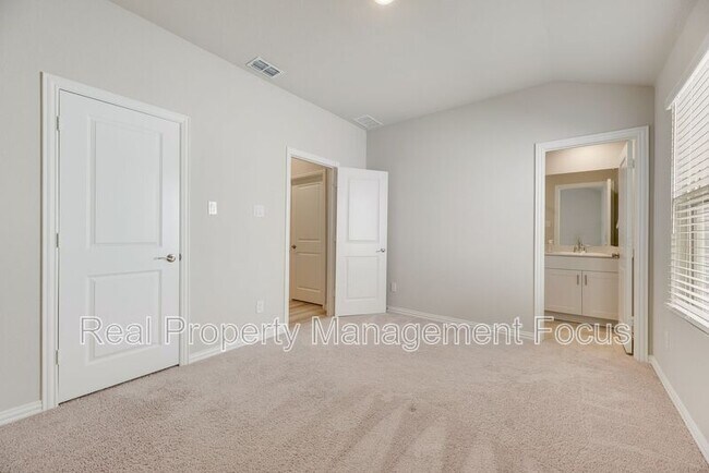 Building Photo - 203 Rocky Rd