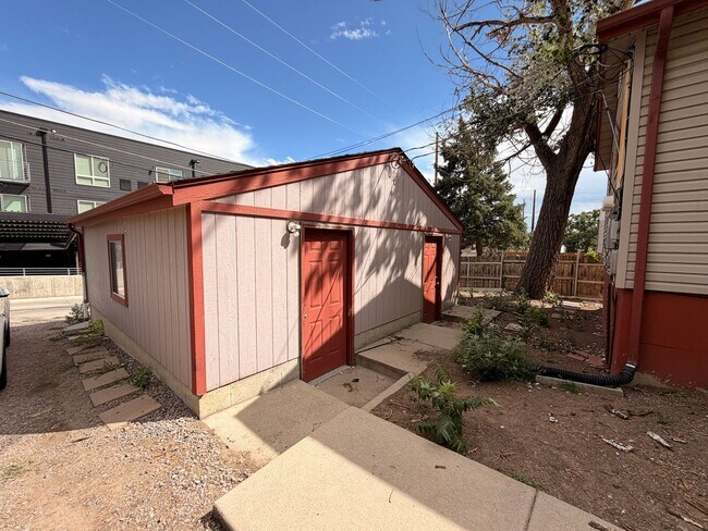 Building Photo - 1266 Osceola St