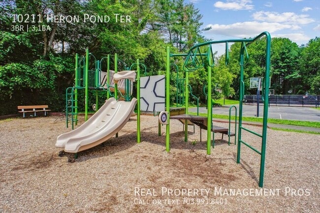 Building Photo - 10211 Heron Pond Terrace