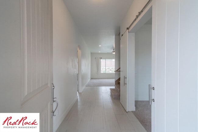 Building Photo - Pet Friendly 4 Bedroom Little Valley Home ...
