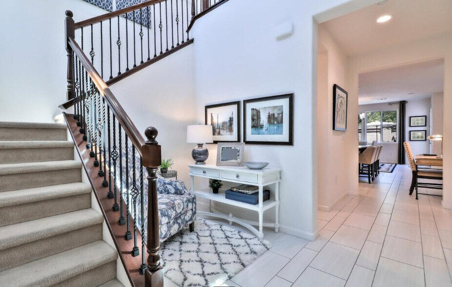 Building Photo - 33 Angra Way