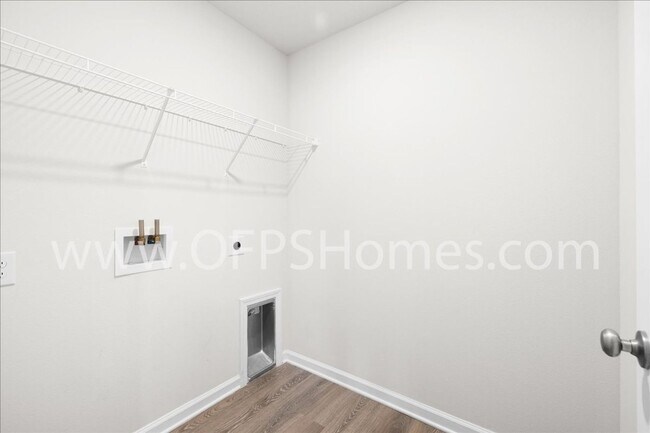 Building Photo - Home in Redstone Commons