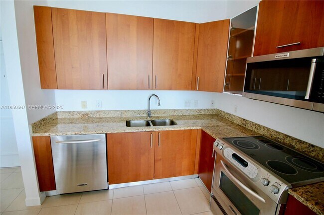 Building Photo - 1945 S Ocean Dr