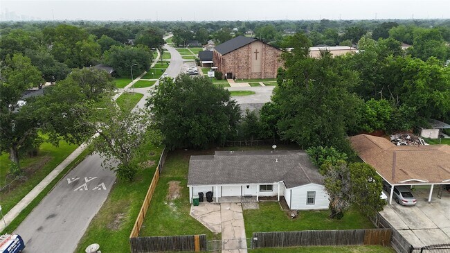 Building Photo - 5103 Willow Glen Dr