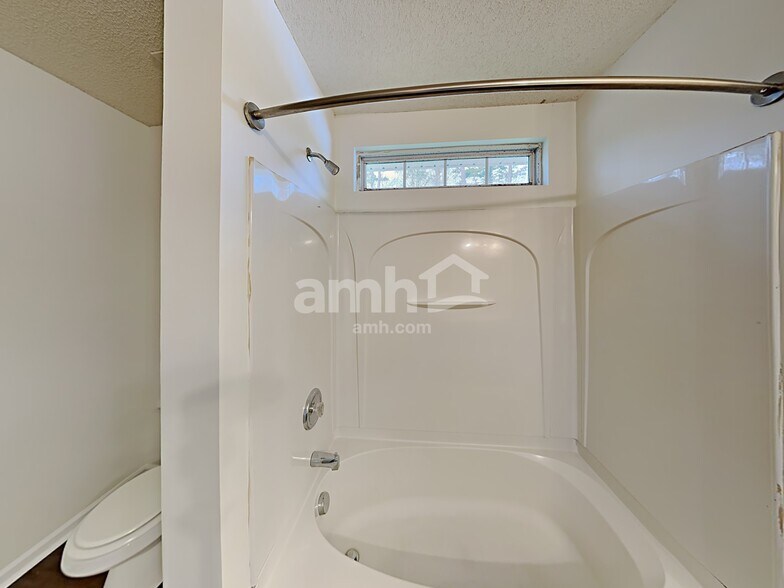 Building Photo - 7316 Aragorn Ln