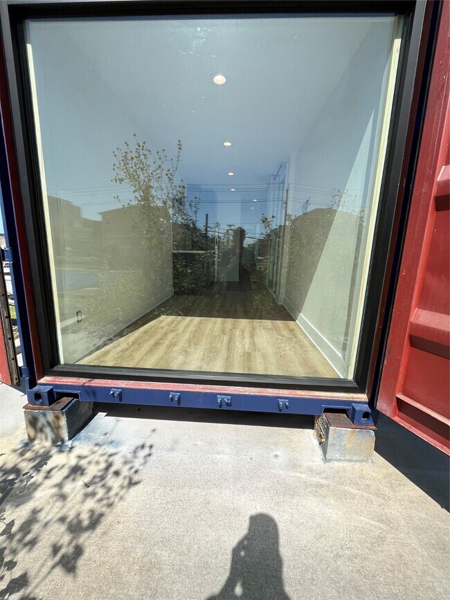 Building Photo - 820 51st St