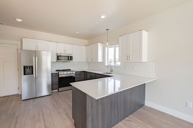 Building Photo - Teton River Townhomes