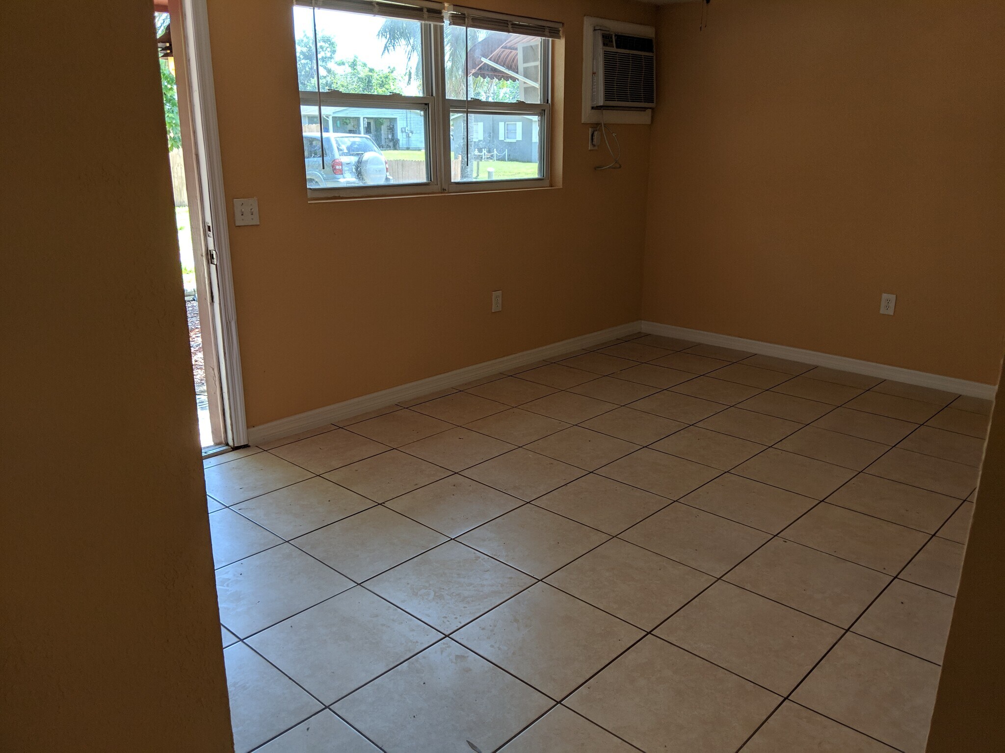 Building Photo - 2146 Ranchita Trail