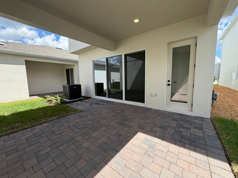 Building Photo - 12500 Westhaven Oak Dr