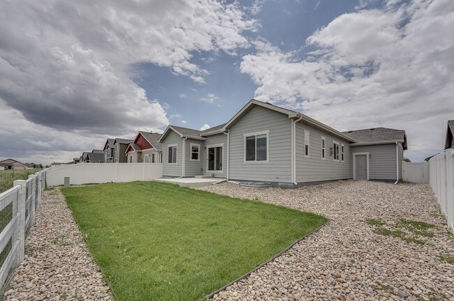 Building Photo - Stunning 5-Bedroom Home with Lake Views in...