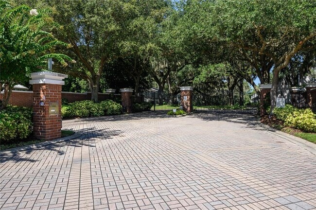 Building Photo - 1150 Vineland Pl