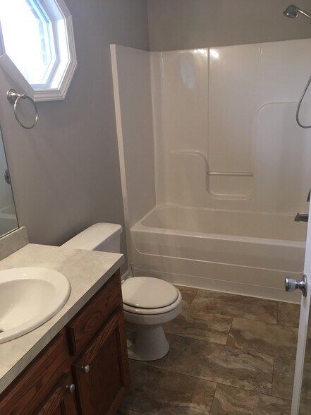 Building Photo - 3511 Drayton Dr