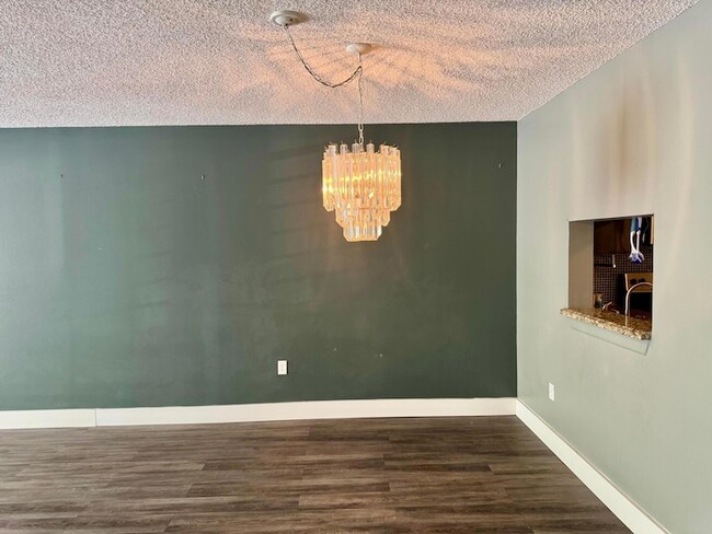 Building Photo - 1800 SW 81st Ave
