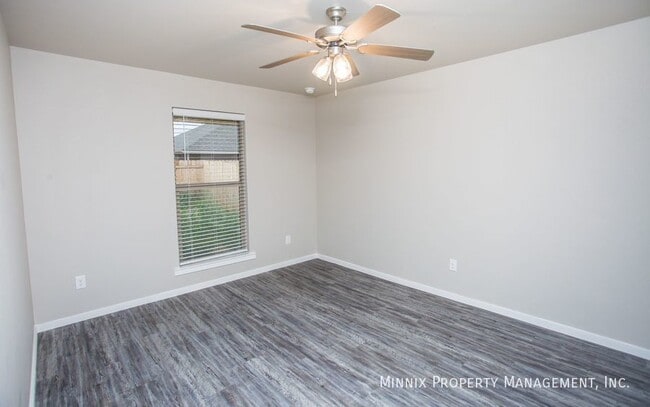 Building Photo - 2114 N. Ave. L-B