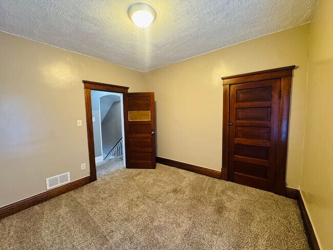 Building Photo - 420-422 Pennsylvania Ave