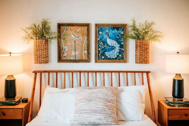 Building Photo - 284 Bailey St