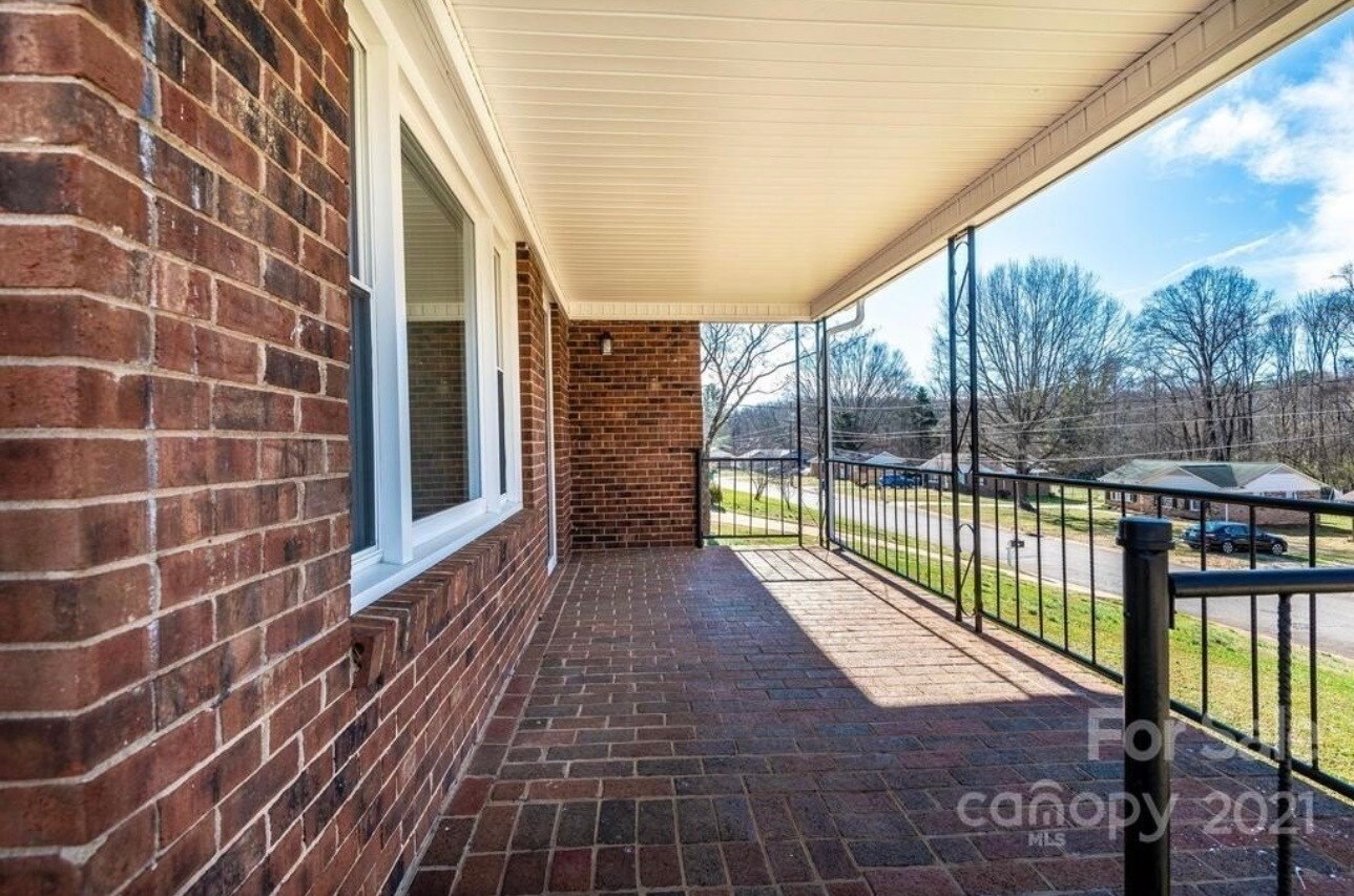 Building Photo - 1106 13th St NW