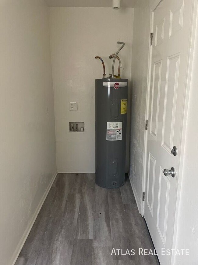 Building Photo - 2512 W Ocotillo Rd