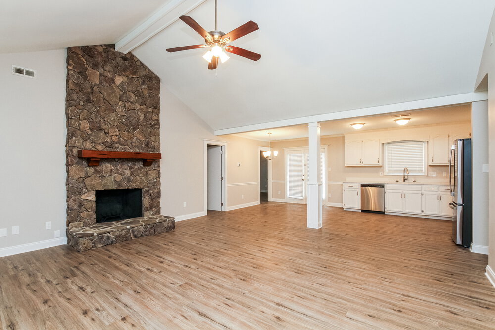 Building Photo - 105 Interlaken Pl