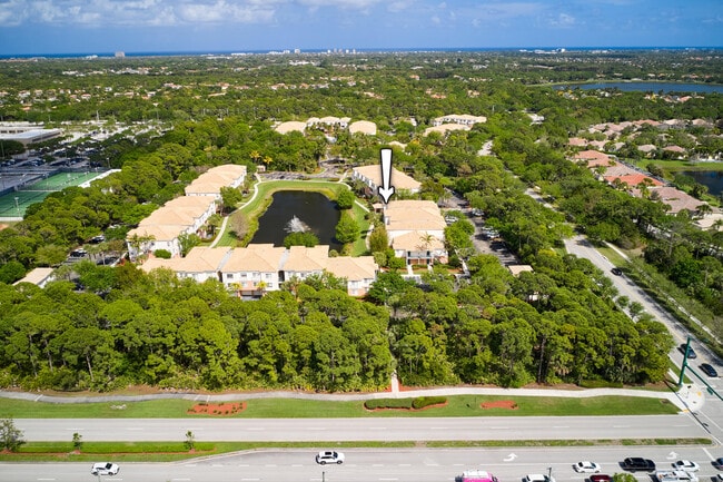 Building Photo - 9112 Myrtlewood Cir W