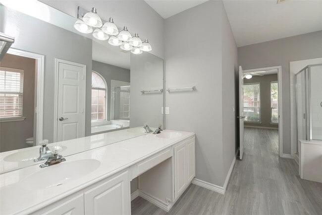 Building Photo - 2313 Hunters Run Dr