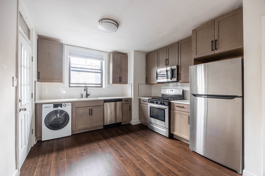 Building Photo - 5505 N Lincoln Ave