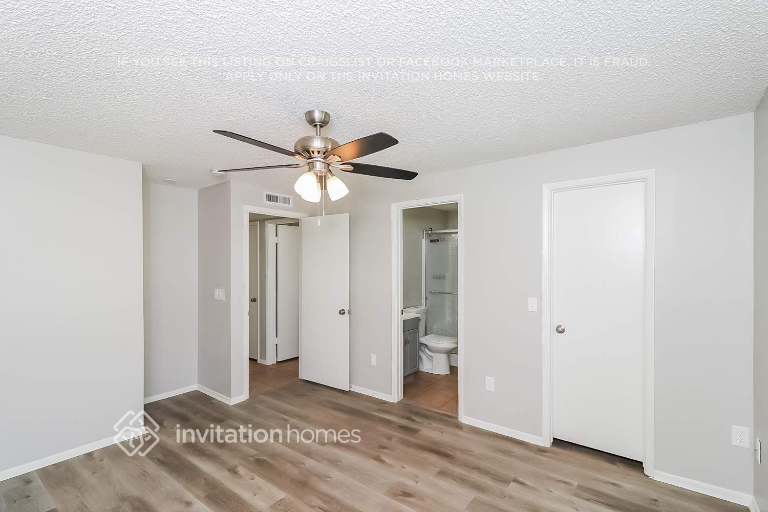 Building Photo - 5552 W Carol Ave