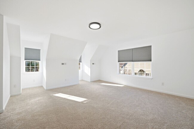 Building Photo - 1600 Old Brook Rd