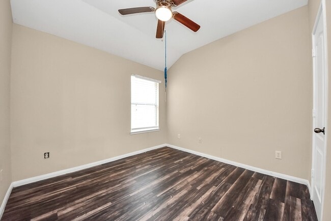 Building Photo - 1722 Lansing Cove Dr