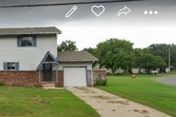 Building Photo - 142 E. Wood