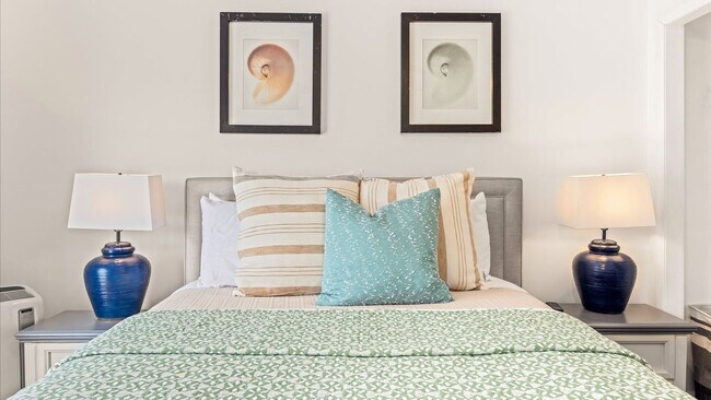 Building Photo - 27 S Oakland Ave