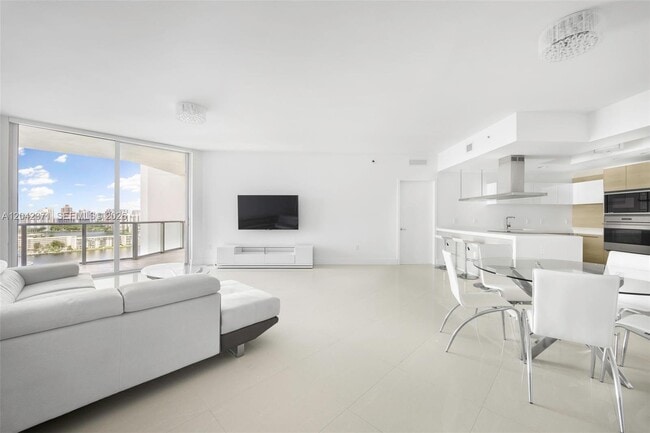 Building Photo - 17301 Biscayne Blvd