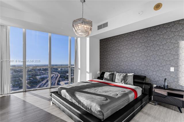 Building Photo - 1100 Biscayne Blvd