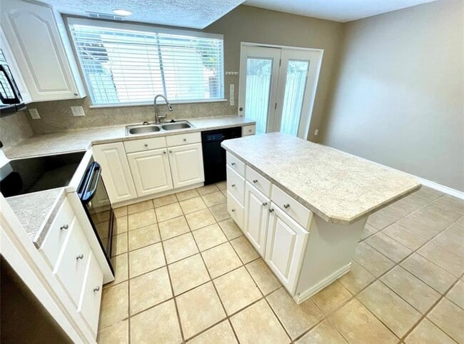 Building Photo - 3948 Laura Leigh Dr
