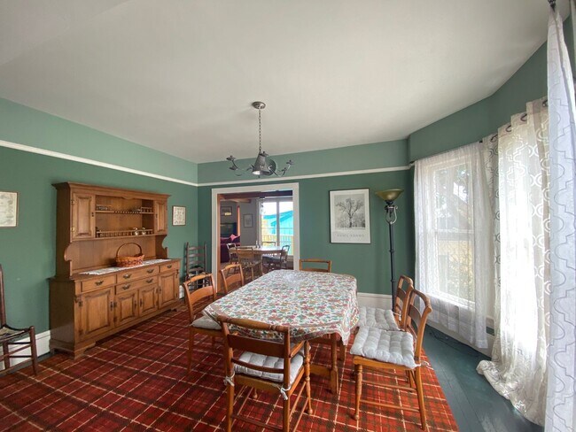 Building Photo - Pacific Grove Historical 3 Bed 2 Bath