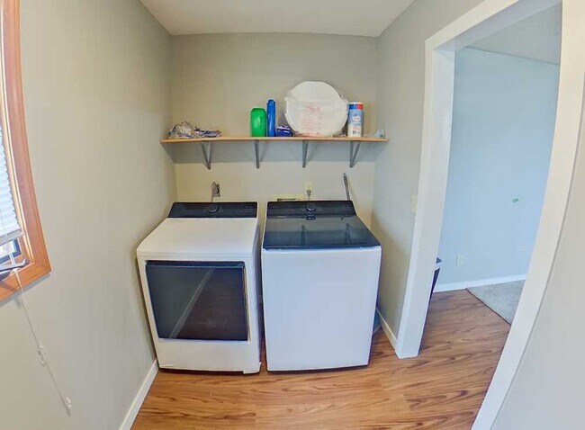 Building Photo - Pet Friendly + Washer & Dryer Included + Attached Garage! - Available June 19th!