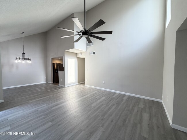 Building Photo - 3545 N Ride Dr