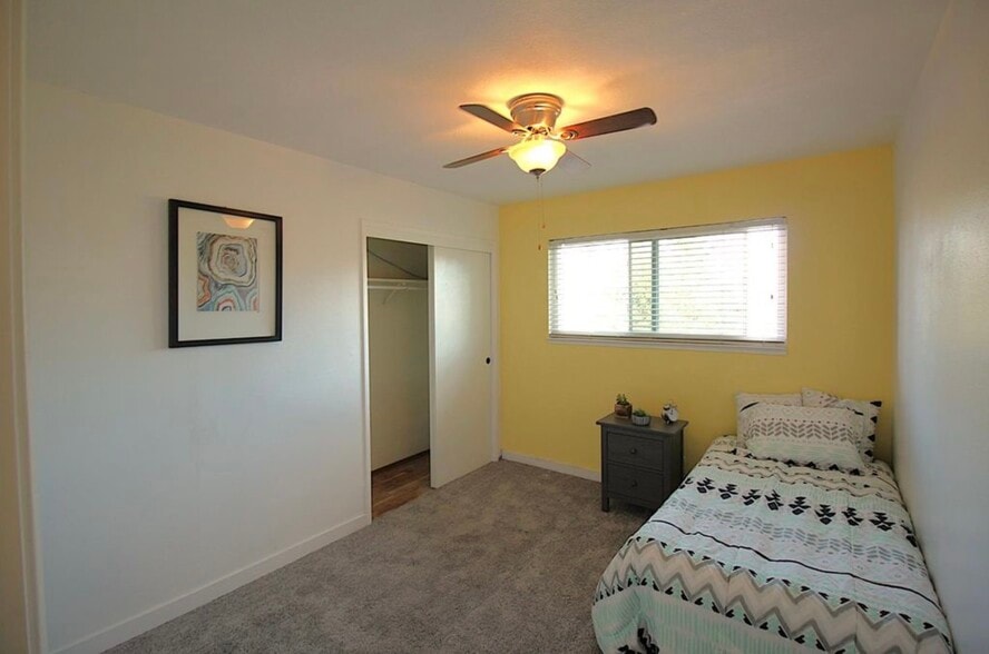 Building Photo - 2255 La Grama Dr