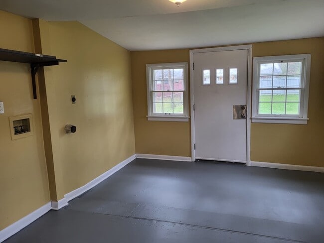 Building Photo - 3914 Mc Vay St SW