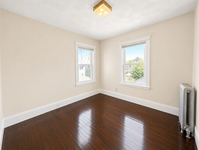 Building Photo - 26 Amaranth Ave