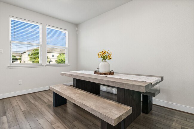 Building Photo - 16622 Daylight Ln