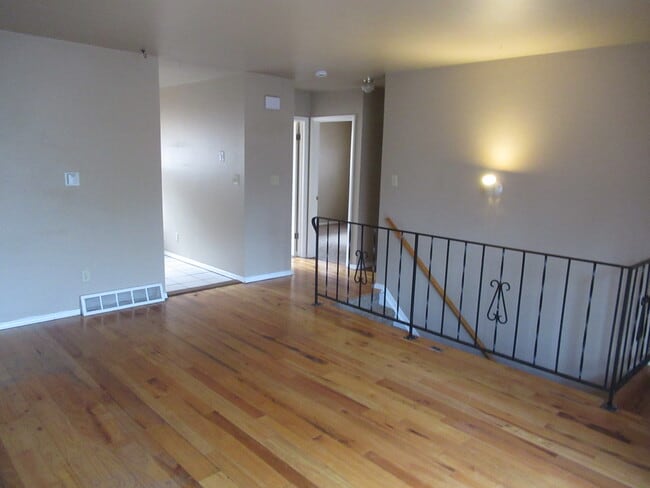 Building Photo - 221 Columbia Rd